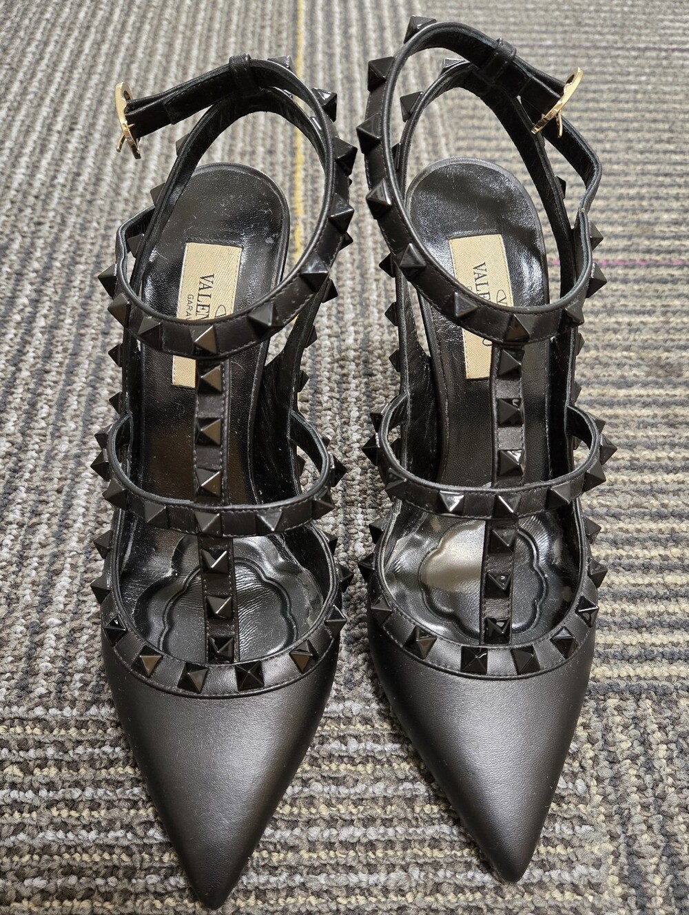 Valentino Rockstud Pump 36 Black